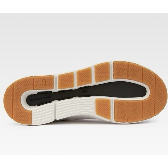 On Run Women's The Roger Centre Court White Sage US 5.5  EU 36.5 - Picture 4 of 5